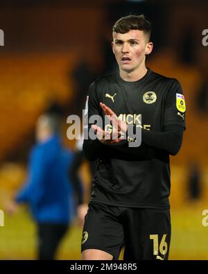 Burslem, Regno Unito. 16th Jan, 2023. Harrison Burrows di Peterborough United applaude i sostenitori dopo la partita della Sky Bet League 1 Port vale vs Peterborough a vale Park, Burslem, Regno Unito, 16th gennaio 2023 (Photo by Nick Browning/News Images) a Burslem, Regno Unito il 1/16/2023. (Foto di Nick Browning/News Images/Sipa USA) Credit: Sipa USA/Alamy Live News Foto Stock