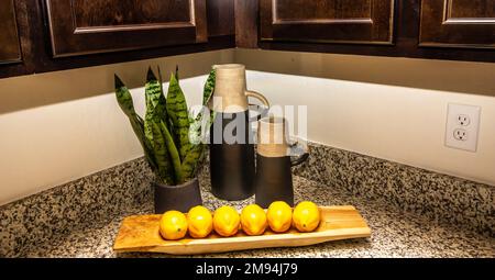 Elementi di decoratore sulla moderna cucina Foto Stock