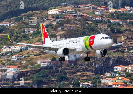 Funchal, Portogallo - 16 settembre 2022: AEREO TAP Air Portugal Airbus A321neo all'aeroporto di Funchal (FNC) in Portogallo. Foto Stock