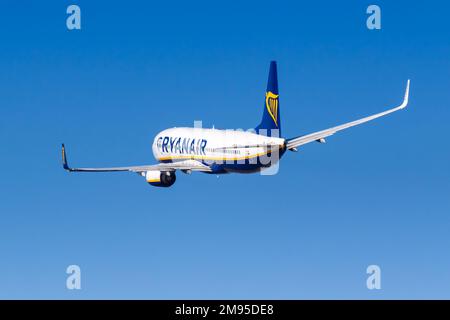 Funchal, Portogallo - 17 settembre 2022: Aereo Ryanair Boeing 737-800 all'aeroporto di Funchal (FNC) in Portogallo. Foto Stock