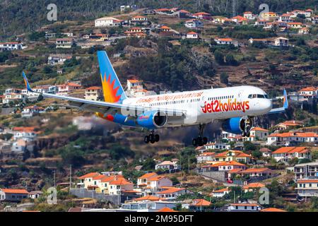 Funchal, Portogallo - 16 settembre 2022: Jet2 aereo Boeing 757-200 all'aeroporto di Funchal (FNC) in Portogallo. Foto Stock