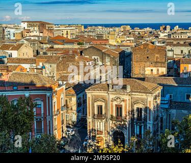 Veduta aerea della città di Catania e del suo porto commerciale. Catania, Sicilia, Italia, Europa Foto Stock