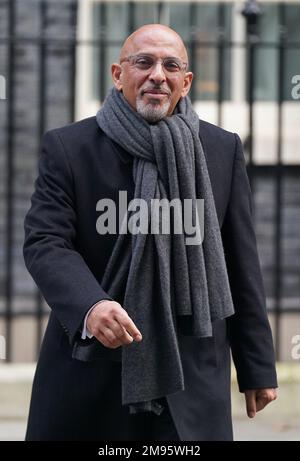 Ministro senza portafoglio Nadhim Zahawi, dopo una riunione del Gabinetto, lascia Downing Street, Londra. Data immagine: Martedì 17 gennaio 2023. Foto Stock