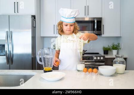 Uomo barbuto cuoco indossa cappello da chef e uniforme da cucina  professione di cuoco professionista chef con cappello da cuoco