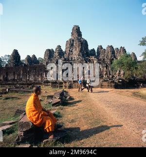 Vista del tempio buddista di Wat Bayon Khmer ad Angkor Thom, Siem Reap, Cambogia, costruito tra la fine degli anni '12th e l'inizio degli anni '13th. Foto Stock