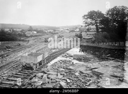 Lavori di costruzione in corso sulla Great Western Railway vicino al villaggio di Pontlliw, vicino Swansea, Glamorgan, Galles del Sud. Foto Stock