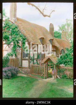 Vista sul cottage di Ann Hathaway a Stratford-upon-Avon, Warwickshire. Foto Stock