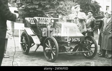 1900 Double Phaeton 8 cavallo di potenza con il proprietario Derek Grossmark Foto Stock