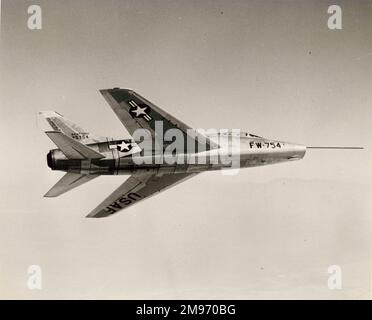 Il primo prototipo nordamericano YF-100 Super Sabre, 52-5754. Foto Stock