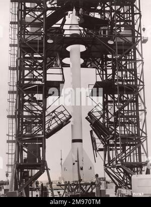 Il primo razzo di ricerca ad alta quota progettato dagli Stati Uniti, il Martin Viking prima del suo primo lancio, il 3 maggio 1949, presso il White Sands Proving Grounds, Las Cruces, New Mexico. Foto Stock