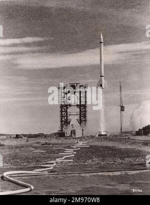 Il primo razzo di ricerca ad alta quota progettato dagli Stati Uniti, il Martin Viking viene lanciato, il 3 maggio 1949, presso il White Sands Proving Grounds, Las Cruces, New Mexico. Foto Stock