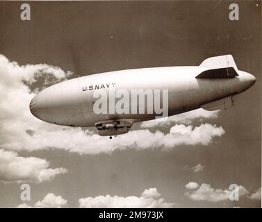 NAVE AEREA STATUNITENSE Goodyear K-Series in volo nel 1943. Foto Stock