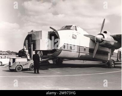 Bristol Freighter 32, G-AOUU, Venture, di Channel Air Bridge. Foto Stock