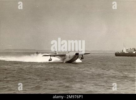 Il primo prototipo Saunders-Roe SR.A/1, TG263, 30 luglio 1947. Foto Stock