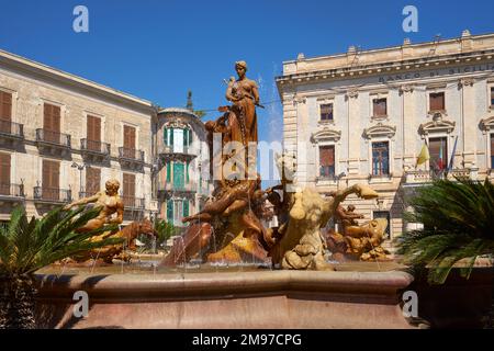 Fontana di Diana/Artemide, Piazza Archimede, Siracusa, Sicilia Foto Stock