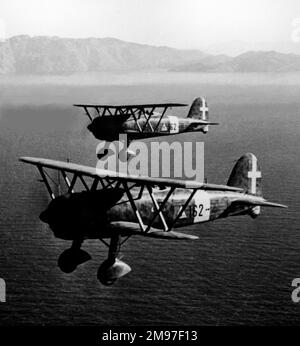 Fiat CR42 - gli italiani erano riluttanti ad abbandonare il caccia biplanare e CR42s hanno partecipato alle incursioni del novembre 1940 sull'Inghilterra. Foto Stock