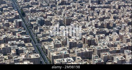 Veduta aerea della zona residenziale di Teheran, capitale dell'Iran Foto Stock