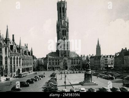 Grand Place - Bruges, Belgio, dominata dal Campanile. Foto Stock