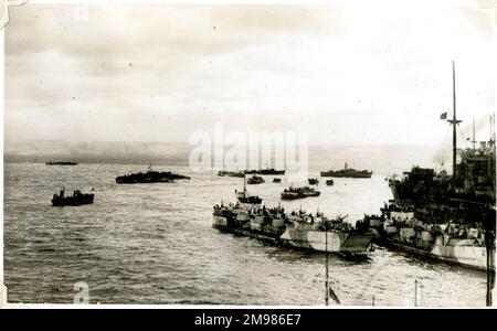 D-Day Invasion Forces Approaching Normandy (Francia), giugno 1944. Foto Stock