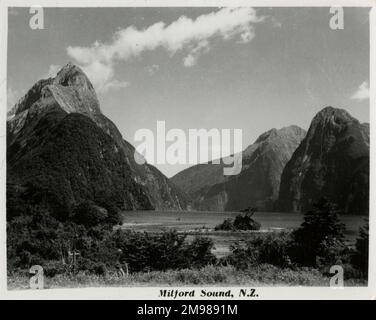 Milford Sound (Piopiotahi), South Island, Nuova Zelanda. Foto Stock