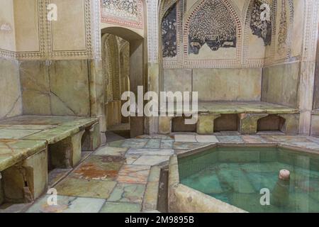 SHIRAZ, IRAN - 6 LUGLIO 2019: Bagno della cittadella di Karim Khan a Shiraz, Iran. Foto Stock