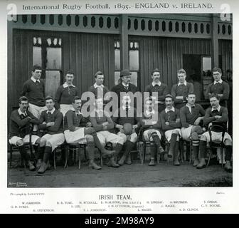 Irish International Rugby Team, 1895 anni, all'epoca giocarono contro l'Inghilterra: Gardner, Tuke, M'Coull, McAlister (Presidente dell'IRFU), Lindsay, Brunker, Crean, Symes, Lee, o'Conor (Capitano), Magee, Rooke, Stevenson, Johnston, Magee, Clinch. Foto Stock