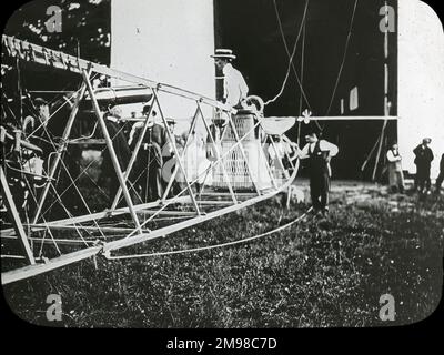 Alberto Santos-Dumont in airship car. Foto Stock