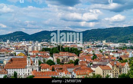 Veduta aerea di Graz, Stiria, Austria dalla collina del Castello Foto Stock