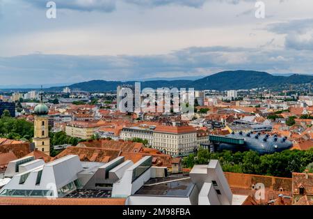 Veduta aerea di Graz, Stiria, Austria dalla collina del Castello Foto Stock