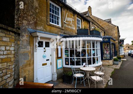 Market Square a Stow-on-the-Wold nel distretto di Cotswold in Inghilterra. Foto Stock