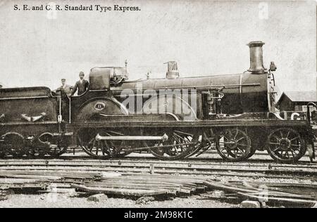 Motore a vapore South Eastern e Chatham Railway, Standard Type Express, con equipaggio. Foto Stock