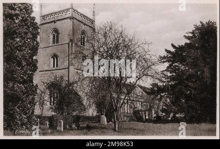 San Michele la chiesa parrocchiale di Arcangelo nel villaggio di Blewbury, Berkshire. L'edificio risale al 11th ° secolo; ha una navata sud del 13th ° secolo, una navata nord del 14th ° secolo e una torre del 15th ° secolo. Foto Stock