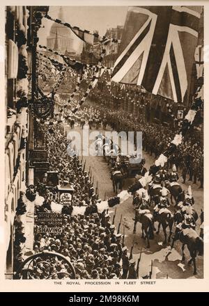 Re Giorgio V e la Regina Maria in carrozza aperta verso la Cattedrale di San Paolo per il servizio del Giubileo d'Argento reale, il 6 maggio 1935, per celebrare 25 anni sul trono britannico. Qui si vede la processione reale in Fleet Street, fotografata dall'alto. Foto Stock