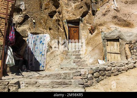Cave abitazioni nel villaggio di Kandovan, Iran Foto Stock
