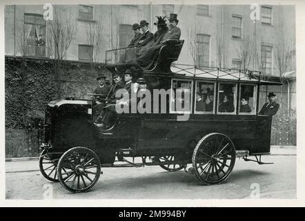 Prime automobili - primo motore Omnibus visto in Gran Bretagna. Foto Stock