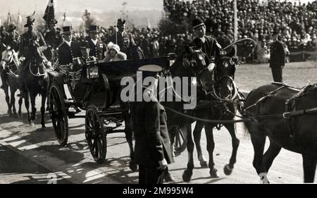 Il Duca e la Duchessa di York, in seguito re Giorgio VI e la Regina Elisabetta, arrivò ad aprire la nuova Casa del Parlamento a Canberra, Australia. Foto Stock