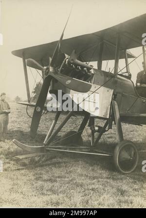 Royal Flying Corps Armstrong Whitworth FK.3 biplano per uso generale, utilizzato per ricognizione, bombardamento e addestramento. In relazione alla Royal Aircraft Factory BE.2, che Armstrong whitworth stava costruendo su licenza, la FK.3 è stata progettata dal designer olandese Frederick Koolhoven, che era entrato a far parte di Armstrong Whitworth nel 1914. Circa 500 sono stati costruiti tra il 1915 e il 1917 e questo esempio sembra essere fresco fuori dalla linea di produzione. Foto Stock