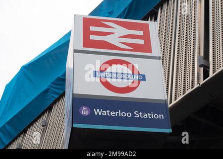 Waterloo, Londra, Regno Unito. 5th luglio, 2022. Waterloo Station a Londra. I lavoratori ferroviari saranno in sciopero alla fine di questo mese in una disputa sulla retribuzione e sulla chiusura delle biglietterie. Credito: Maureen McLean/Alamy Foto Stock