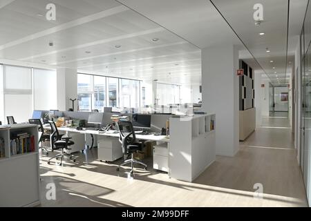 Nuova e moderna redazione del quotidiano finanziario il Sole 24 ore, a Milano. Foto Stock