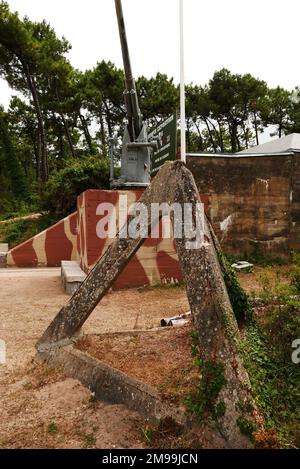 Sito Bego, tetraedro di calcestruzzo, esposizione Bunker 39-45, Plouharnel, WW II, Morbihan, Bretagna, Francia, Europa Foto Stock