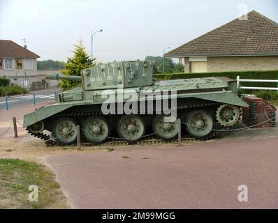 AVRE è l'acronimo di "Armoured Vehicle Royal Engineers". Questa categoria era una collezione di veicoli blindati, generalmente ma non sempre, i carri armati Churchill, che erano stati sviluppati per scopi speciali come la pulizia delle spiagge, l'attacco di pillbox e la posa di fasci di tronchi pesanti noti come 'fascini' in fossati per consentire ad altri veicoli di attraversare. Foto Stock