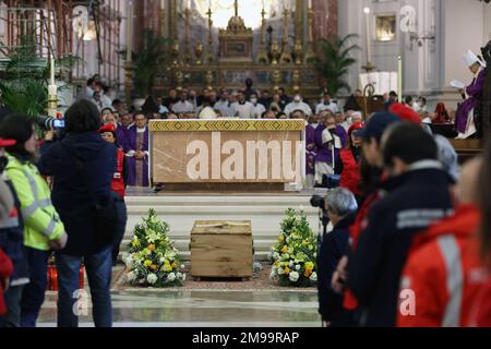 Palermo, Italia. 17th Jan, 2023. Nella foto il corpo di Biagio Conte Credit: Independent Photo Agency/Alamy Live News Foto Stock