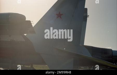 Farnborough 92 - Sukhoi su-35 'Blue 703' Foto Stock