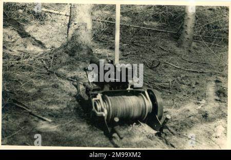 'Prova di macchine di Lawrence Hathaway, membro di IMechE, presso la sua Trinity Pumps Company, Gobowen. L'azienda produsse pompe galleggianti che furono utilizzate per la prima volta nei motori antincendio e poi nelle automobili. Entré Wern Works, Coventry Climax Engines (L Hathaway Ltd). Foto Stock