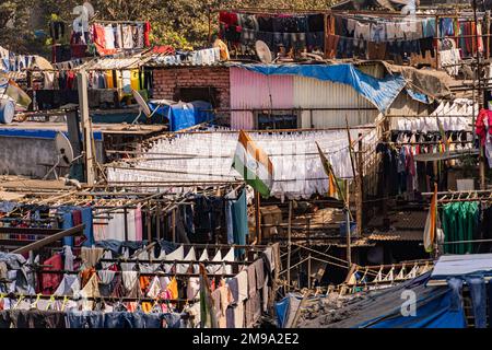 Incredibile vista del Dhobi Ghat a Mumbai, la lavanderia all'aperto più grande del mondo. Foto Stock