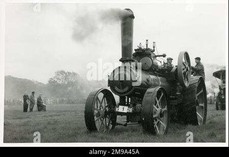 Motore di trazione a vapore - motore di aratura Fowler numero 13422 di John Fowler & Co., Leeds. Costruito nel 1912 e rotto nel 1959. Foto Stock