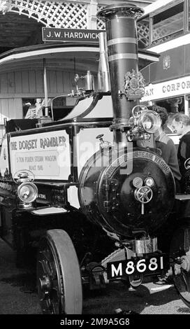 Al 1965 Brighton Steam Rally, sul lungomare. Costruttore: Edwin Foden, Sons and Co of Elworth Works, Sandbach, tipo: Numero carro: 6350 costruzione: 1916 registrazione: M 8681 cilindri: Composto NHP: 4 Nome: The Dorset Rambler Foto Stock