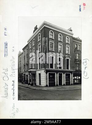 Fotografia di Leinster Hotel, Bayswater, Londra. Il lato principale della stampa (mostrato qui) raffigura: Angolo sulla vista del pub. Il retro della stampa (disponibile su richiesta) dettagli: Trading Record 1929 . 1961 per il Leinster Hotel, Bayswater, Londra W2 4LY. A partire da luglio 2018 . Chiuso 2009 ora in uso commerciale Foto Stock