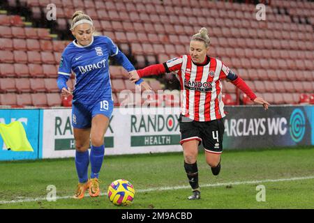 Sheffield, Regno Unito. 16th Jan, 2023. Sheffield, Inghilterra, gennaio 15th 2023 Charlie Estcourt 18 e Sophie Barker 4 combattono per la palla durante Sheffield United contro Birmingham City a Bramall Lane, Sheffield. (Sean Chandler/SPP) Credit: SPP Sport Press Photo. /Alamy Live News Foto Stock