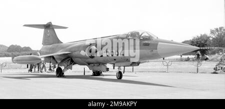 Koninklijke Luchtmacht - Lockheed F-104G Starfighter D-6682, di 311 Squadron, presso la base dell'aeronautica militare di Deelen il 30 giugno 1973. Foto Stock